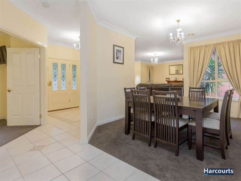 16 Forrest Hill Grove, Lysterfield South VIC 3156