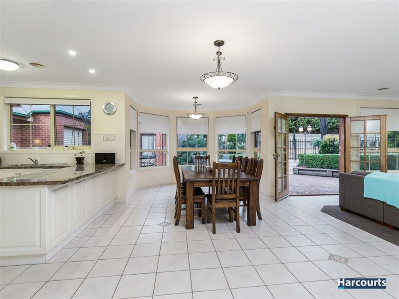16 Forrest Hill Grove, Lysterfield South VIC 3156