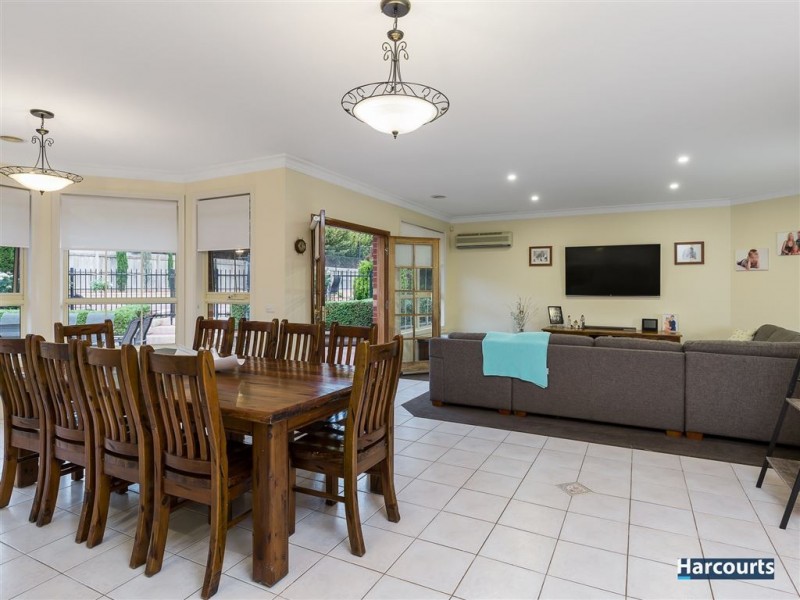 16 Forrest Hill Grove, Lysterfield South VIC 3156