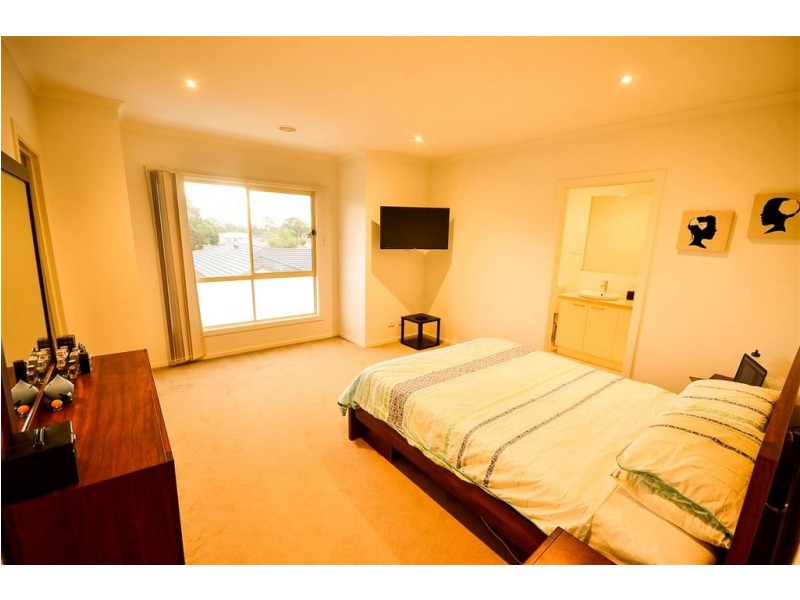 6 Treerise Boulevard, Ferntree Gully VIC 3156