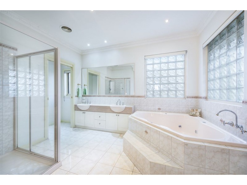 69C Ebeli Close, Narre Warren North VIC 3804