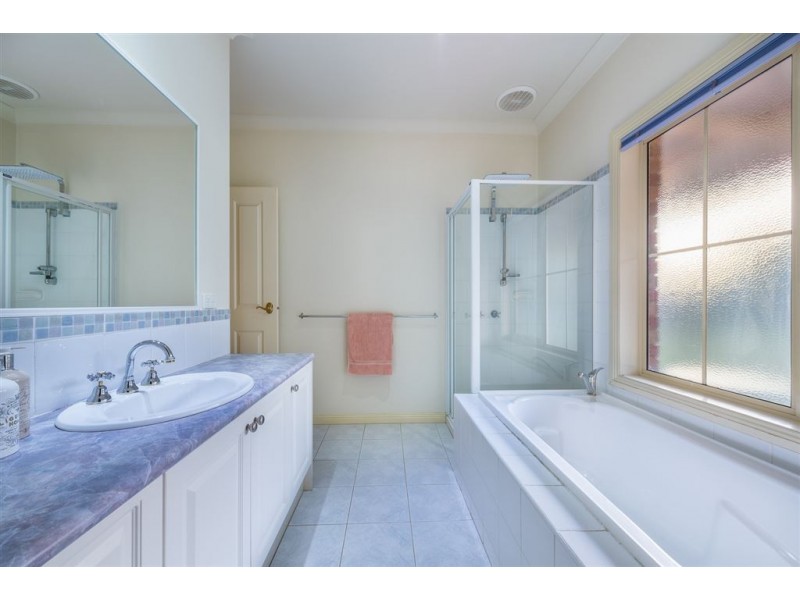69C Ebeli Close, Narre Warren North VIC 3804
