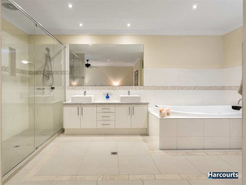 31 Jubilee Drive, Rowville VIC 3178
