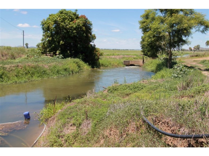 6 Etna Rd, Mount Kelly QLD 4807