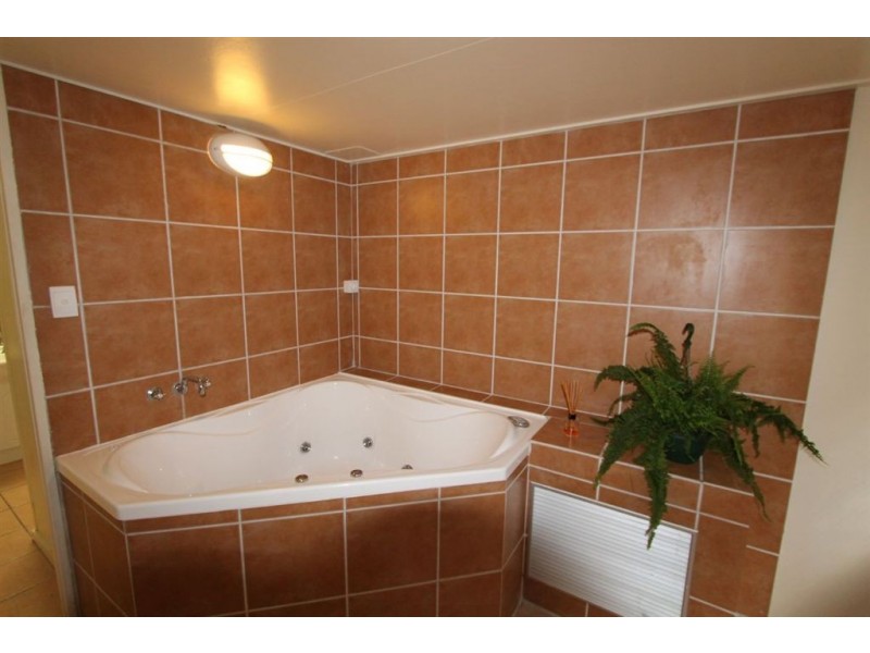 340 Charles Street, Kirwan QLD 4817