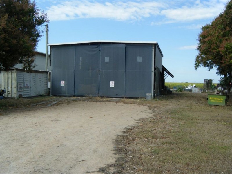 175-177 Drysdale Street, Brandon QLD 4808