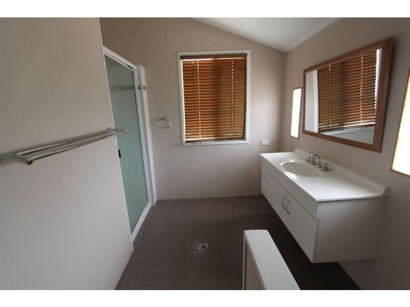 268 Queen Street, Ayr QLD 4807