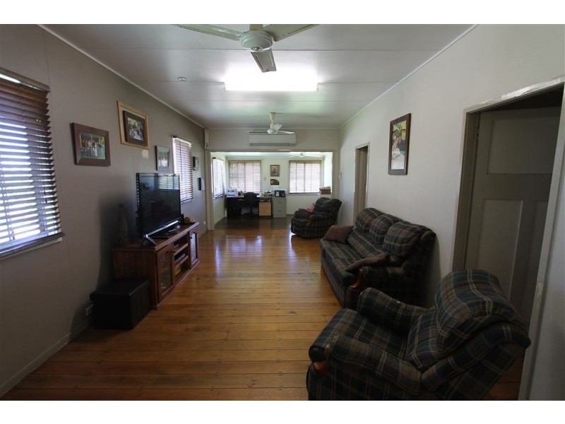 55 Giddy Road, Ayr QLD 4807