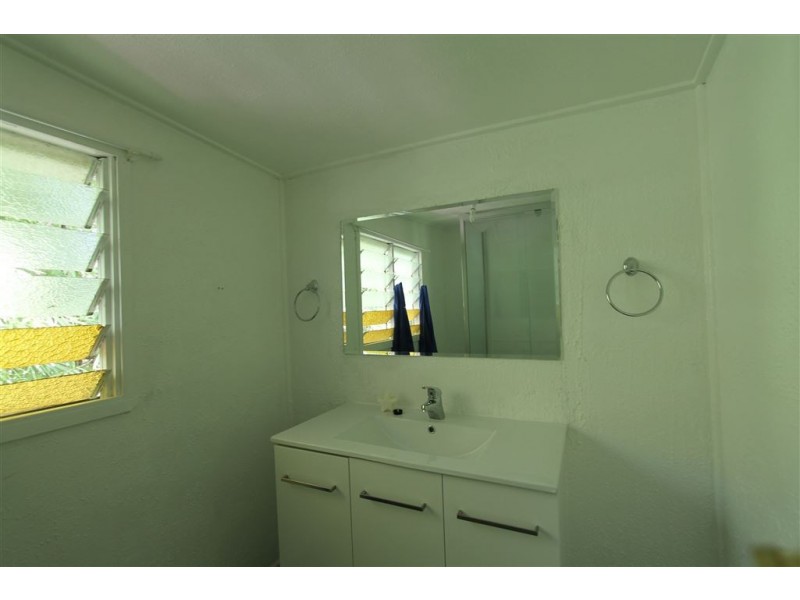 34 Eighth Avenue, Home Hill QLD 4806