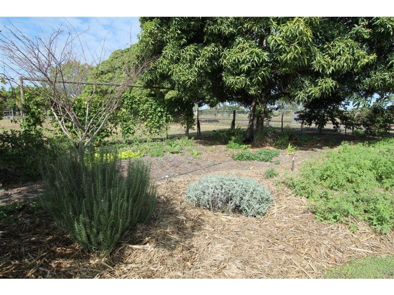 34 Eighth Avenue, Home Hill QLD 4806