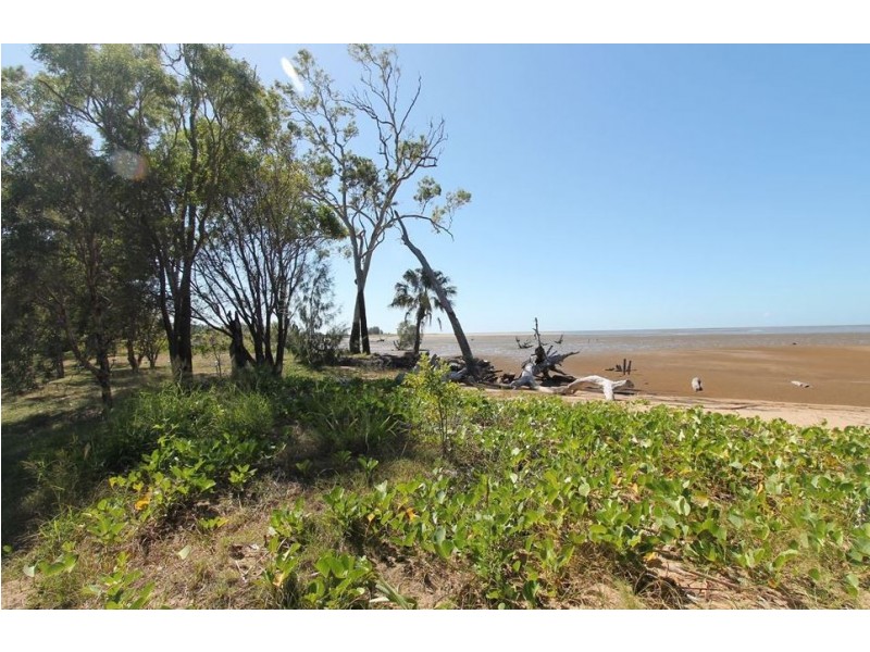 13 Whiting Court, Cungulla QLD 4816