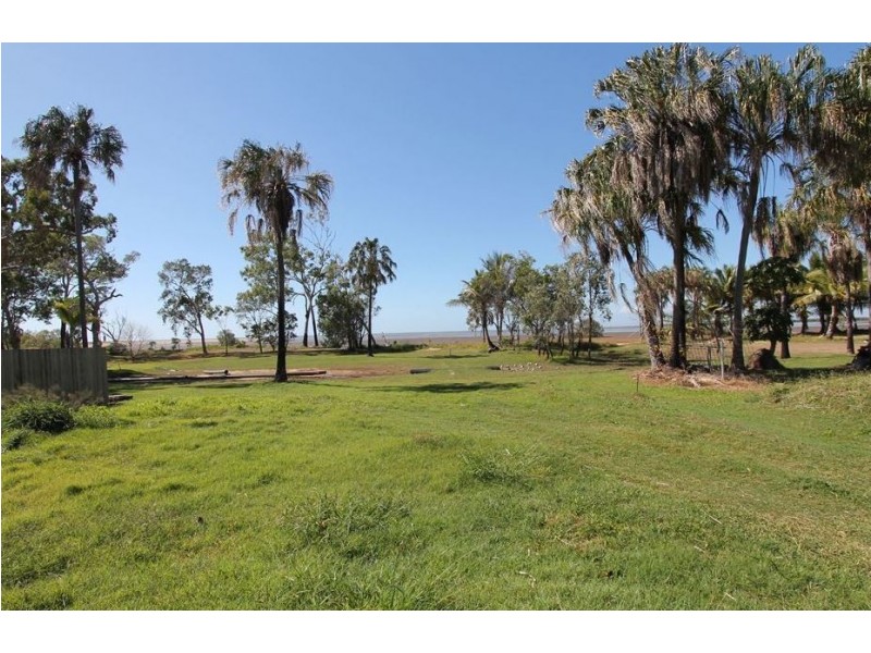 13 Whiting Court, Cungulla QLD 4816