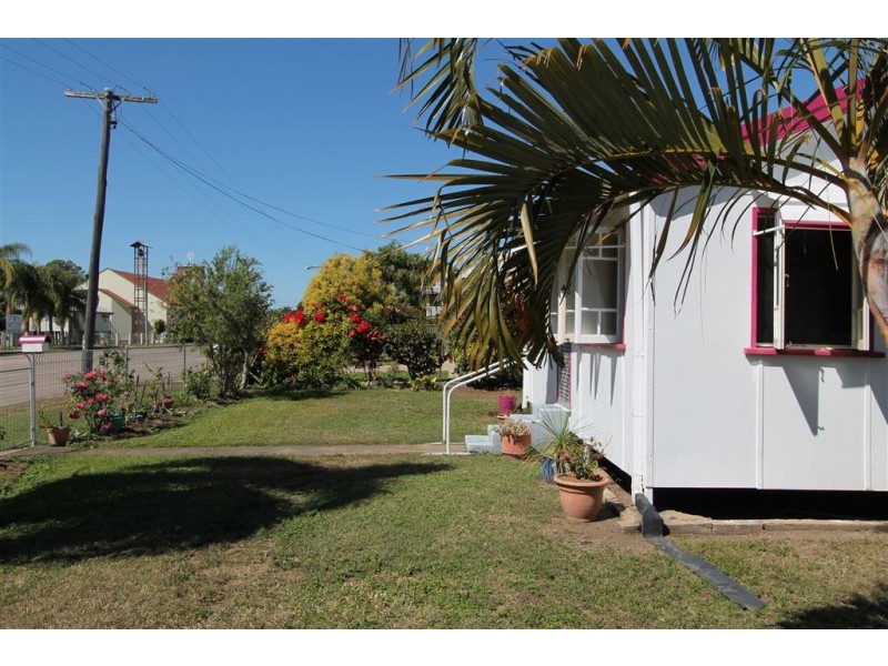 102 Tenth Avenue, Home Hill QLD 4806