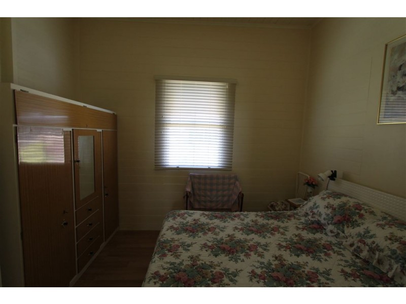 102 Tenth Avenue, Home Hill QLD 4806