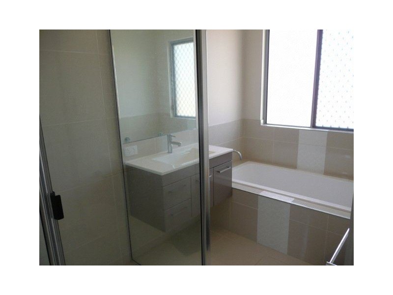 39 Castorina Drive, Mount Kelly QLD 4807