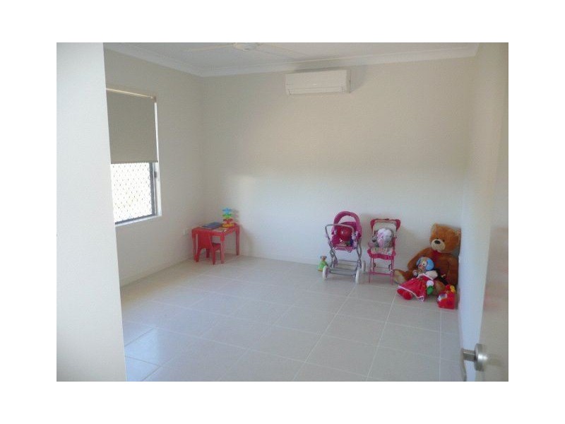 39 Castorina Drive, Mount Kelly QLD 4807