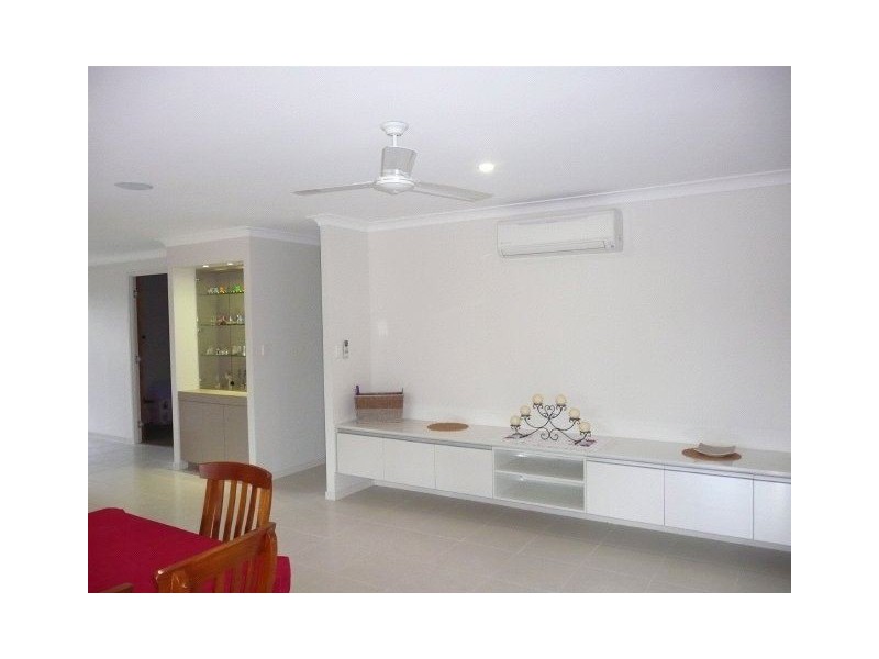 39 Castorina Drive, Mount Kelly QLD 4807