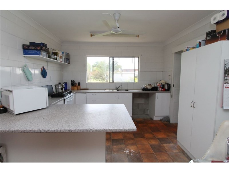 2/20 Parker Street, Ayr QLD 4807