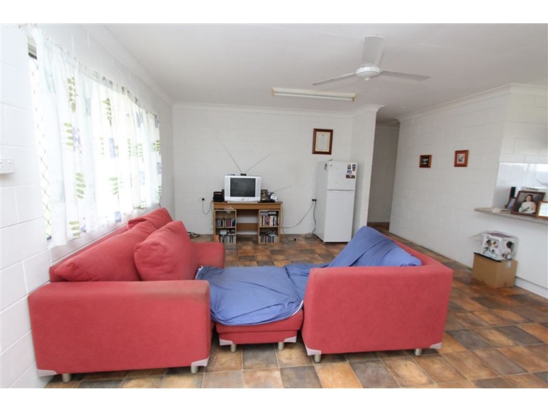 2/20 Parker Street, Ayr QLD 4807