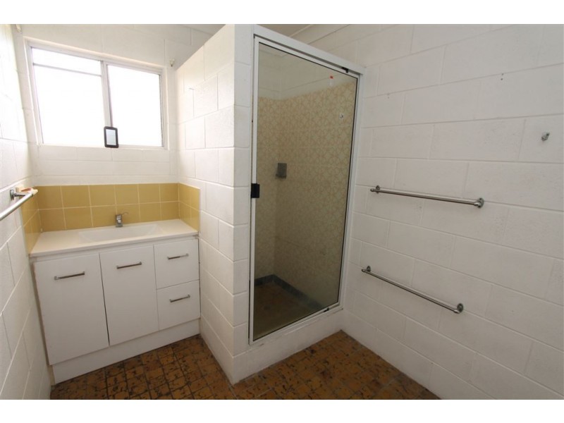 2/20 Parker Street, Ayr QLD 4807