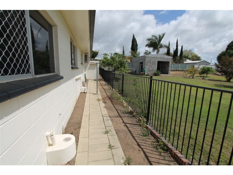 2/20 Parker Street, Ayr QLD 4807