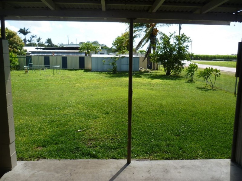 1 Tenth Avenue, Home Hill QLD 4806