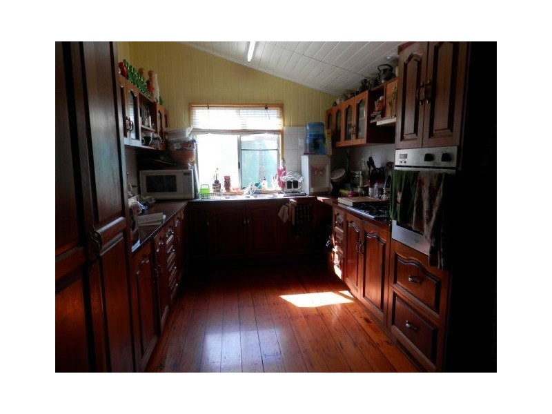 1 Eleventh Street, Home Hill QLD 4806