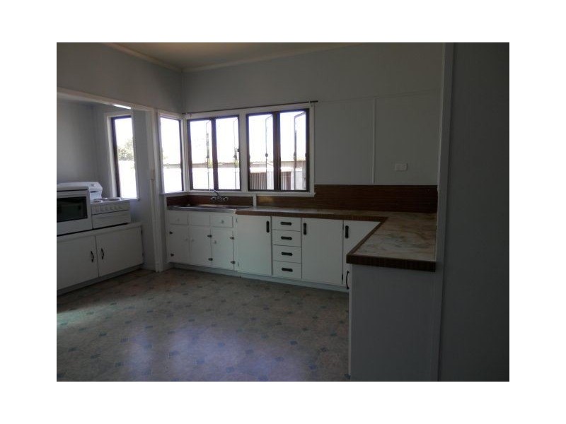 11 Porter Street, Ayr QLD 4807