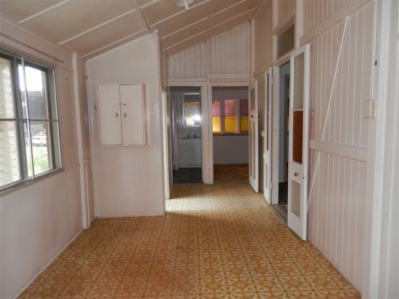 54 Munro Street, Ayr QLD 4807