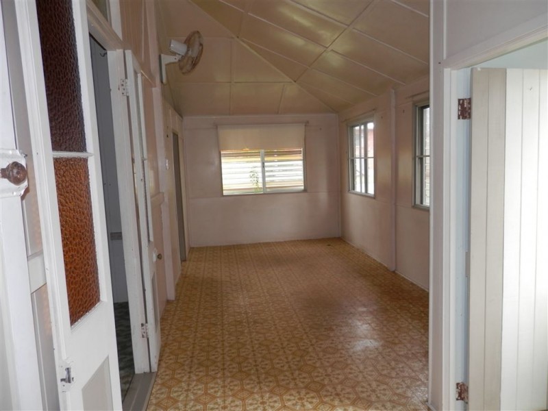 54 Munro Street, Ayr QLD 4807