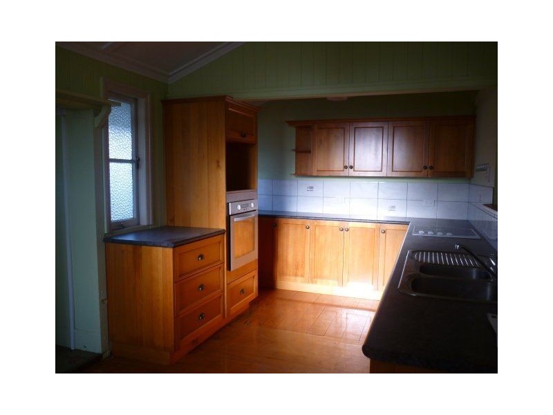 99 Ninth Avenue, Home Hill QLD 4806