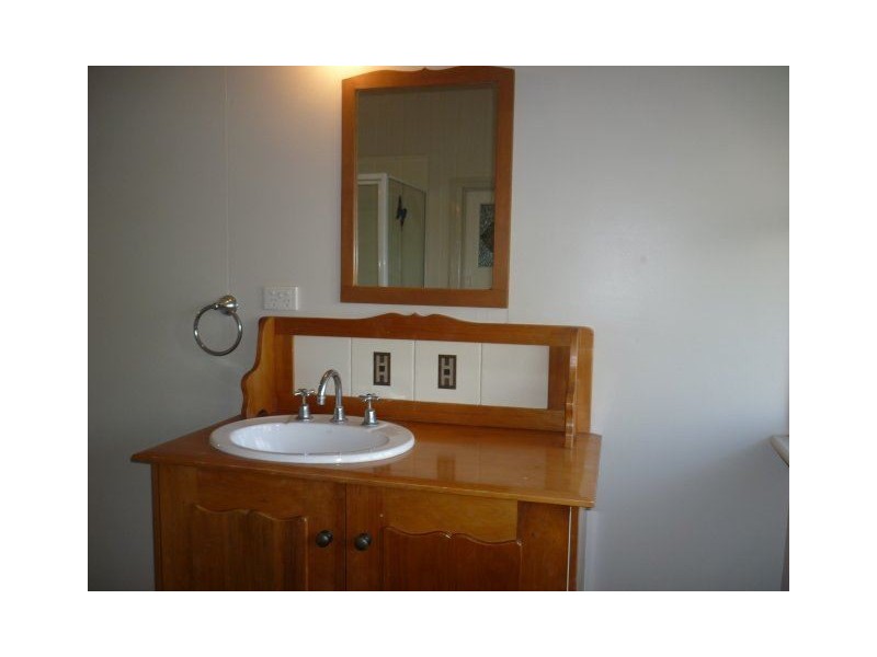 99 Ninth Avenue, Home Hill QLD 4806