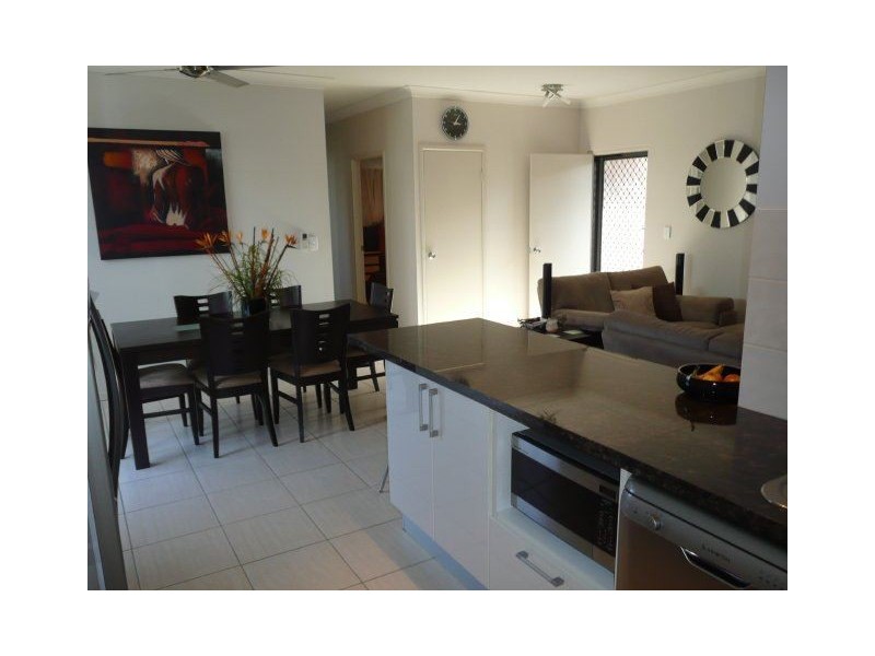 4/4 Parker Street, Ayr QLD 4807
