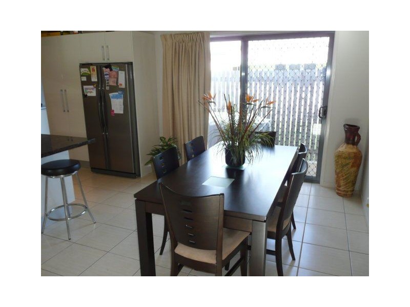 4/4 Parker Street, Ayr QLD 4807