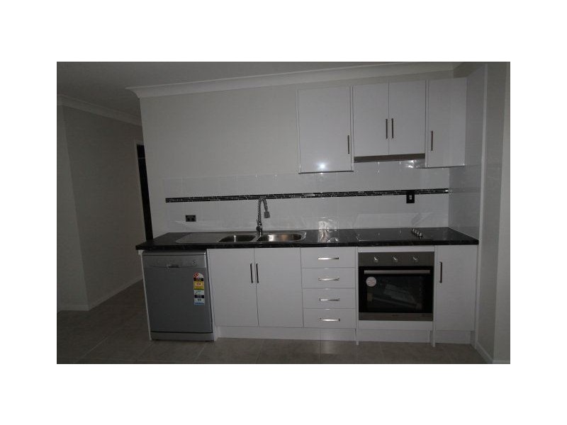 02/202 Queen Street, Ayr QLD 4807