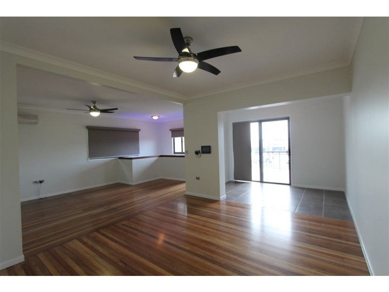 02/202 Queen Street, Ayr QLD 4807
