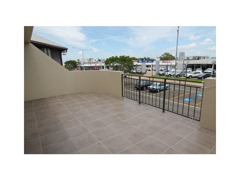 02/202 Queen Street, Ayr QLD 4807