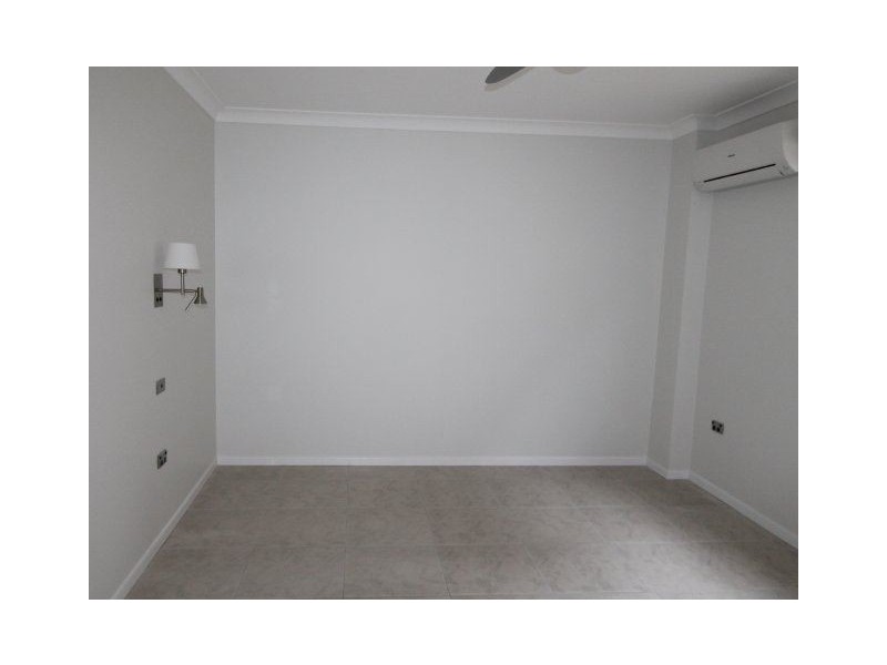 02/202 Queen Street, Ayr QLD 4807