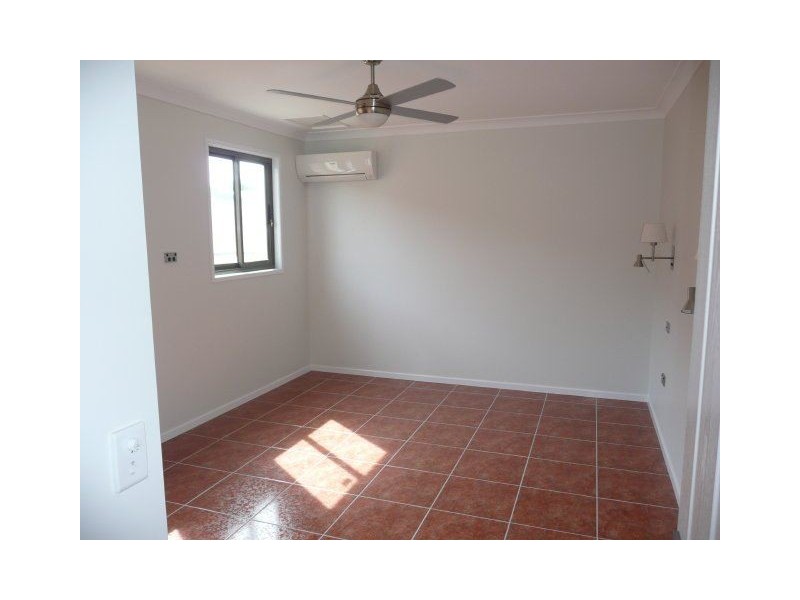 01/202 Queen Street, Ayr QLD 4807