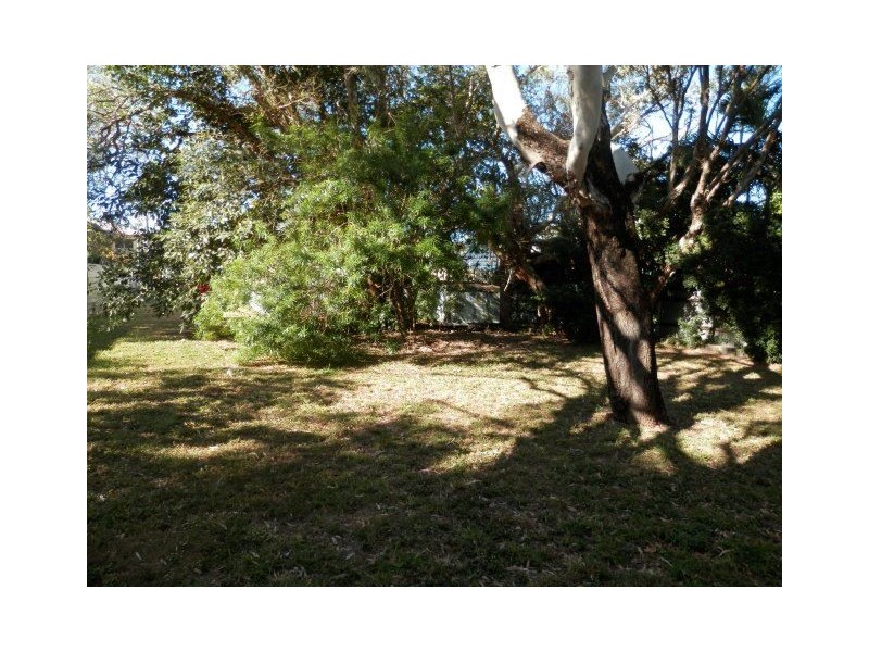18 Topton Street, Ayr QLD 4807