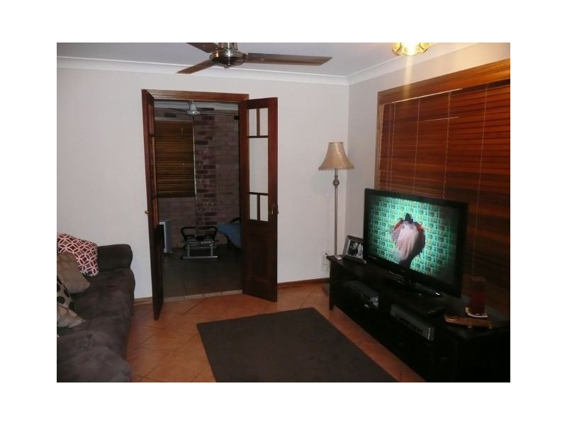 11 Seventh Avenue, Home Hill QLD 4806