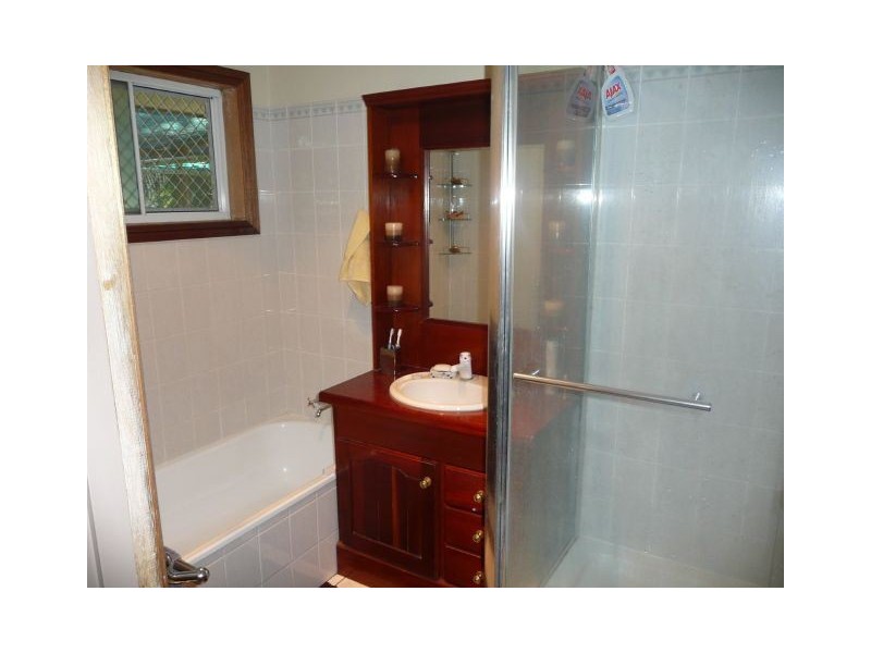 11 Seventh Avenue, Home Hill QLD 4806