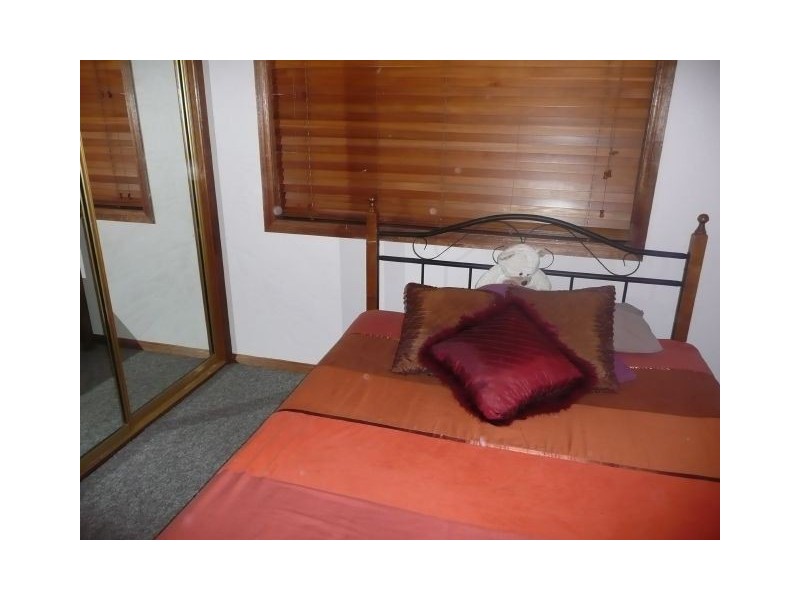 11 Seventh Avenue, Home Hill QLD 4806