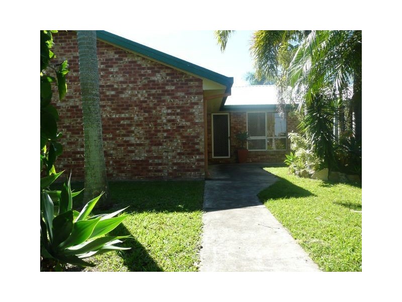 11 Seventh Avenue, Home Hill QLD 4806