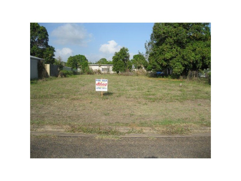 25 Ninth Avenue, Home Hill QLD 4806