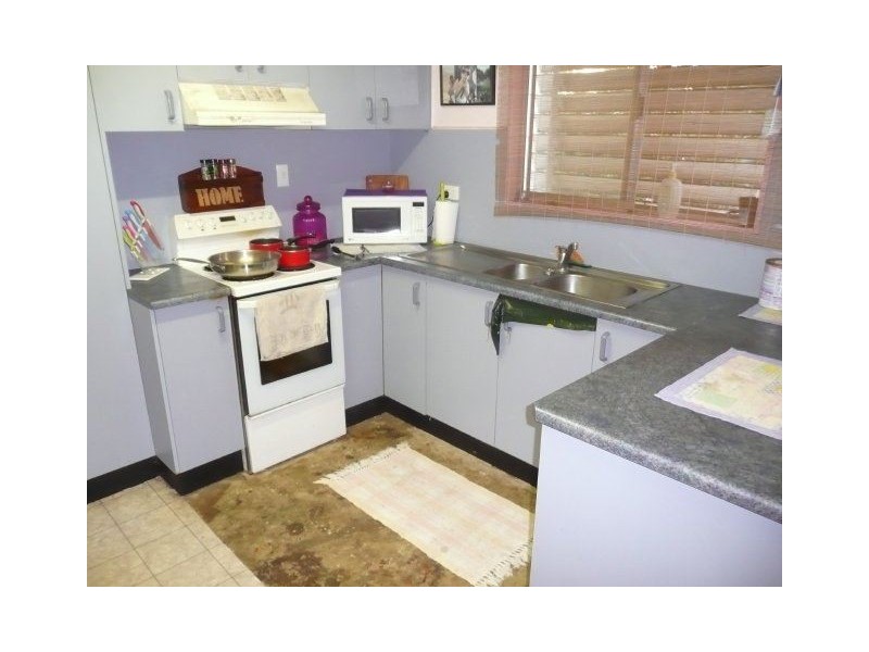 12 Eleventh Street, Home Hill QLD 4806