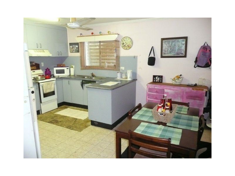 12 Eleventh Street, Home Hill QLD 4806