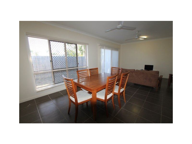 2/163 Chippendale Street, Ayr QLD 4807