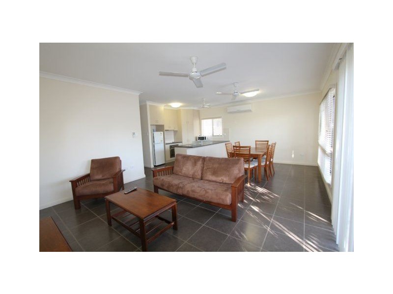 2/163 Chippendale Street, Ayr QLD 4807