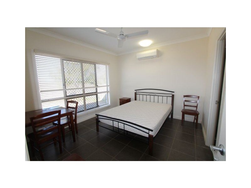 2/163 Chippendale Street, Ayr QLD 4807